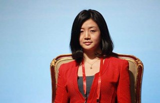 中国神秘女富豪首次亮相(中国神秘女富豪首次亮相是哪一年)