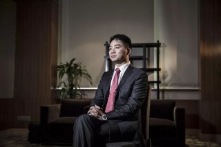 独家｜刘强东得子后立即回国工作的简单介绍