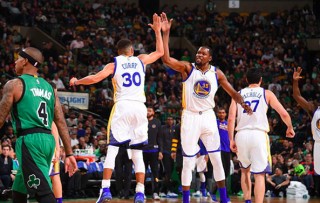 正在直播nba赛场(正在直播nba赛场视频在线观看)