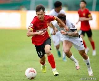 广州队5分钟失2球(前12轮的比赛,广州队取得5胜7负的成绩)